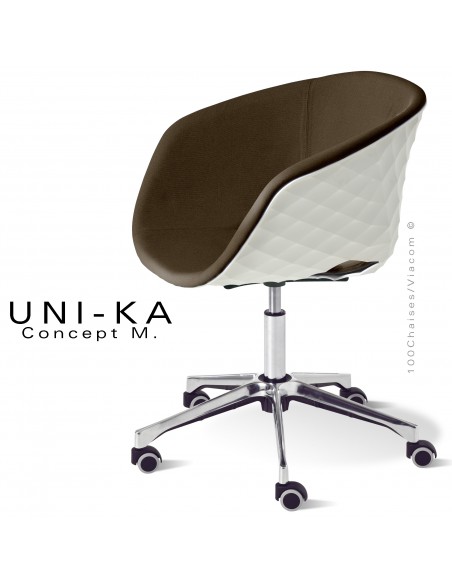 Fauteuil de bureau confort UNIKA, piétement aluminium brillant sur roulettes, coque plastique blanche, tissu couleur marron.