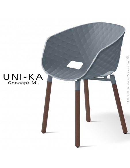 Fauteuil domestique chic et tendance UNIKA, piétement bois vernis brun, assise coque plastique couleur gris petit gris.