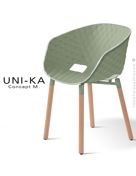 Fauteuil domestique chic et tendance UNIKA, piétement bois vernis châtaignier, assise coque plastique couleur pistache.