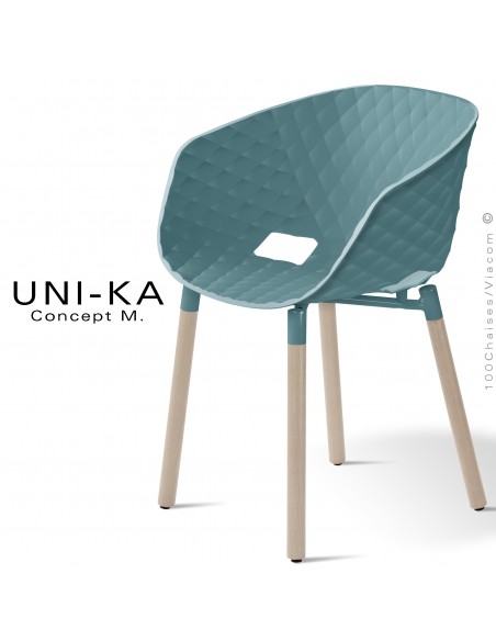 Fauteuil domestique chic et tendance UNIKA, piétement bois vernis gris, assise coque plastique couleur bleu poudre.