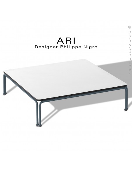 Salon de jardin, table basse ARI, piétement acier peint anthracite, plateau 71x71 cm., compact blanc chant noir.