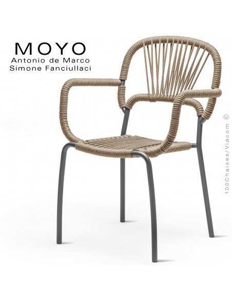 Fauteuil chic d'extérieur design MOYO, structure acier peint anthracite, assise tressage corde camel.