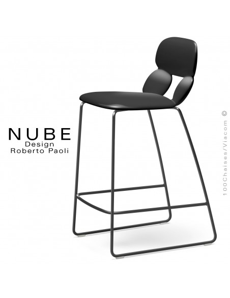Tabouret de cuisine design NUBE, piétement luge acier peint noir avec repose pieds, assise coque plastique noir.