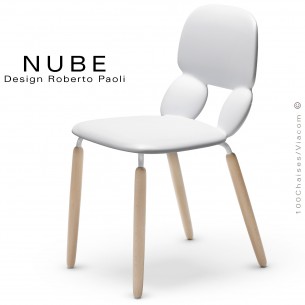 Chaise pour collectivité ou domestique NUBE, piétement bois vernis naturel, assise coque plastique souple couleur blanche.
