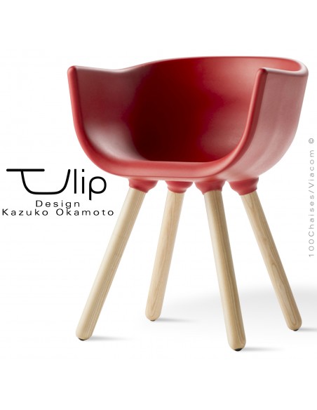 Fauteuil chic et tendance design TULIPE-SMALL coque plastique souple effet "Peached" rouge, piétement bois massif de Frêne.
