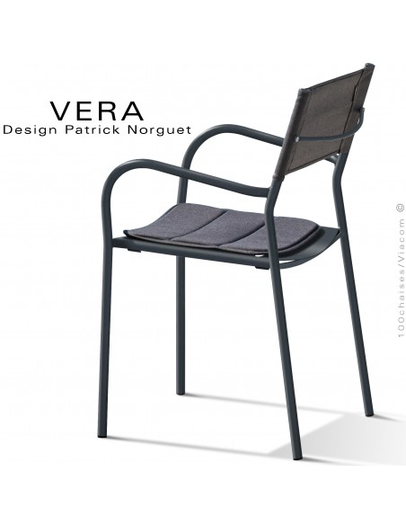 Fauteuil repas d'extérieur VERA, structure acier galvanisé peint anthracite, dossier Batyline et coussin anthracite.
