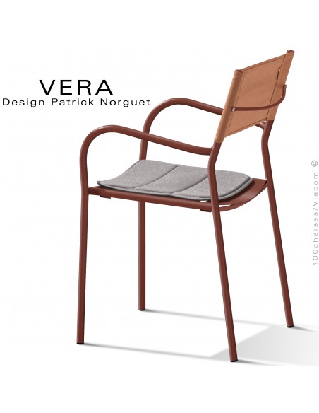 Fauteuil repas d'extérieur VERA, structure acier galvanisé peint terracotta, dossier Batyline ocre, coussin argile.