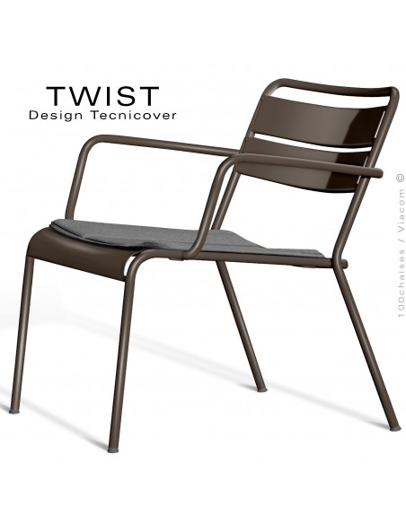 Fauteuil lounge d'extérieur TWIST, structure acier galvanisé peint bronze, assise coussin housse, tissu couleur gris foncé.