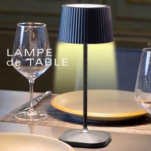 Lampe LED de table pour extérieur CLASSIC, rechargeable à batterie via un câble USB-C.‎