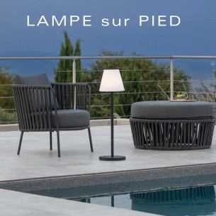 Lampe de sol / lampe sur pied, LAMPADAIRE , structure aluminium peint, diffuseur lumineux résine blanche.