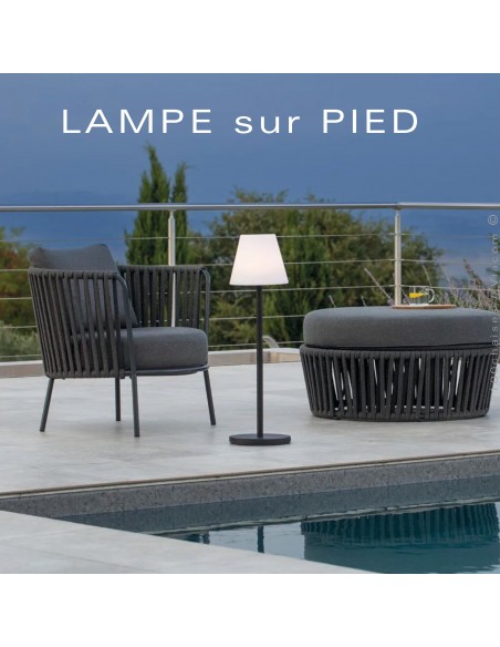 Lampe de sol / lampe sur pied, LAMPADAIRE , structure aluminium peint, diffuseur lumineux résine blanche.