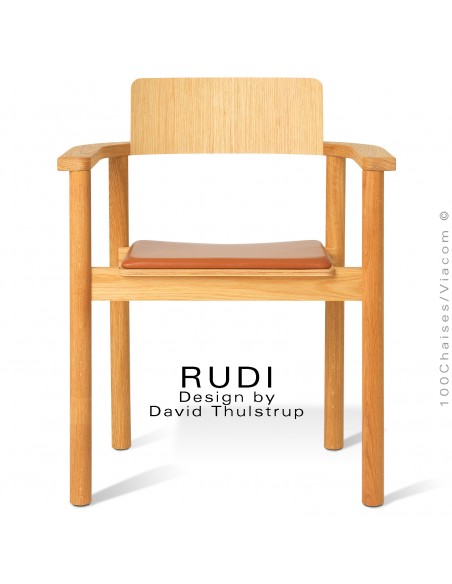 Fauteuil en bois massif de Chêne RUDI, finition huilé, assise mousse, habillage cuir gamme Sydney couleur Cognac.