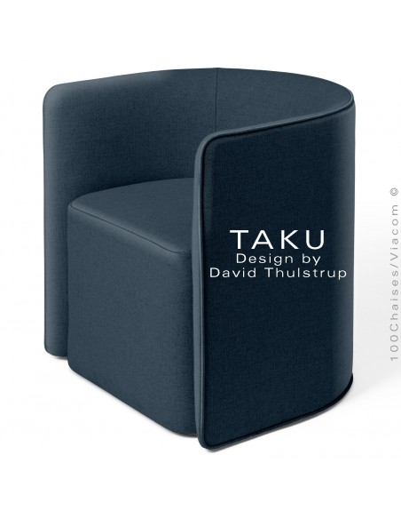 Fauteuil design TAKU, pour CHR, structure hêtre, assise et dossier garnis de mousse, habillage tissu couleur bleu Marine.