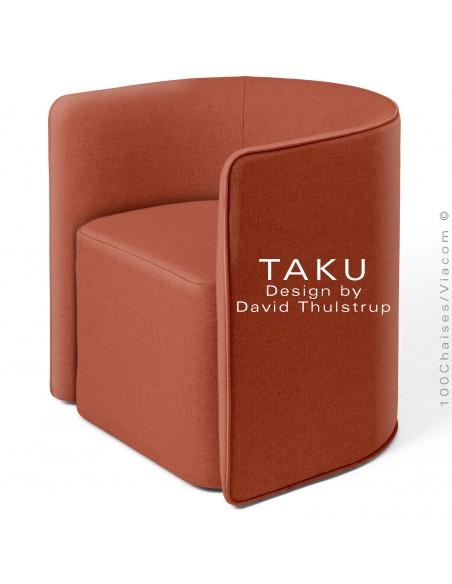 Fauteuil design TAKU, pour CHR, structure hêtre, assise et dossier garnis de mousse, habillage tissu couleur brique.