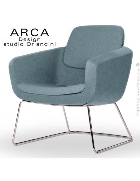 Fauteuil lounge confort ARCA, pour salon d'attente standing, habillage tissu couleur bleu d'eau, piétement luge chromé.