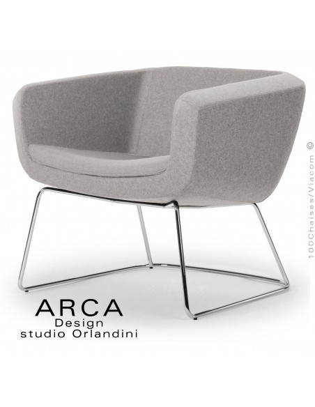 Fauteuil lounge pour salle d'attente ARCA, piétement luge chromé brillant, habillage tissu couleur gris Tourterelle.