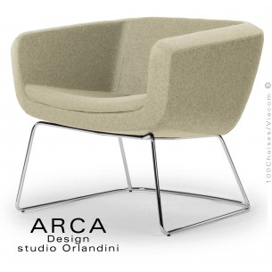 Fauteuil lounge pour salle d'attente ARCA, piétement luge chromé brillant, habillage tissu couleur jaune paille.