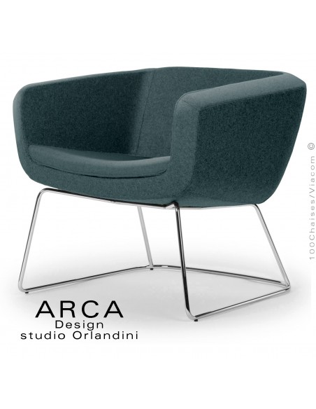 Fauteuil lounge pour salle d'attente ARCA, piétement luge chromé brillant, habillage tissu couleur vert bouteille.