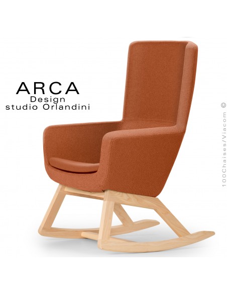 Fauteuil à bascule rocking chair ARCA Small, le confort pour la maison, habillage tissu couleur orange, piétement bois massif.