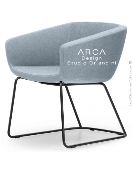 Fauteuil d'attente ou domestique ARCA Mini, assise garnie de mousse, habillage couleur bleu clair, piétement luge noir.