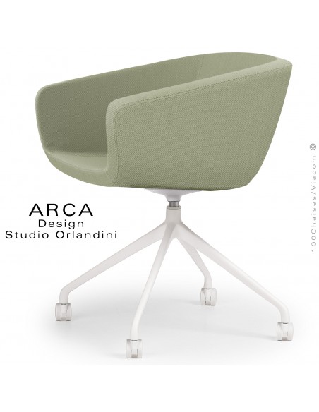 Fauteuil de bureau ARCA Mini, ou domestique, assise pivotante, habillage tissu vert pâle, piétement avec roulettes blanc.