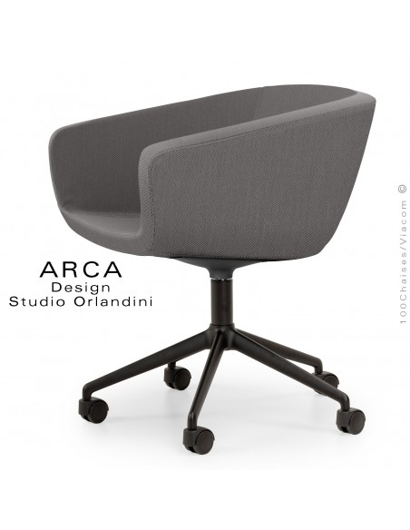 Fauteuil de bureau ARCA Mini, ou domestique, assise tissu couleur tabac, piétement aluminium noir avec roulettes.
