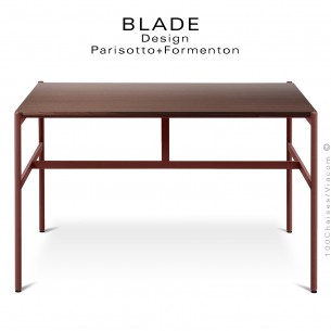 Table carré minimaliste design BLADE, plateau 145x145 cm., Chêne foncé, piétement tube d'acier peint bordeaux.