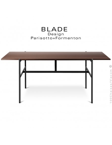 Table minimaliste design BLADE, plateau rectangulaire, chêne foncé, piétement tube d'acier peint noir.