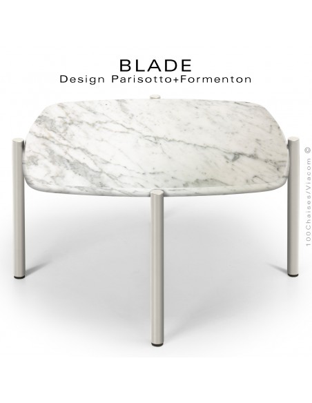 Table basse BLADE-CAFÉ, structure à 4 pieds peint blanc, plateau carré aux courbes douces en marbre de Statuario de Carrara.