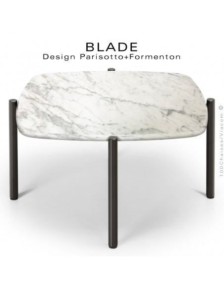 Table basse BLADE-CAFÉ, structure à 4 pieds peint noir, plateau carré en marbre de Statuario de Carrara.