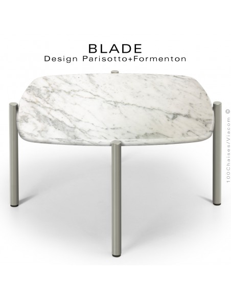 Table basse BLADE-CAFÉ, structure à 4 pieds peint soie, plateau carré aux courbes douces en marbre de Statuario de Carrara.