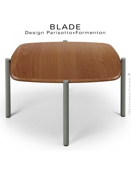 Table basse BLADE-CAFÉ, structure à 4 pieds en tube d'acier peint gris ciment, plateau carré essence noyer vernis.
