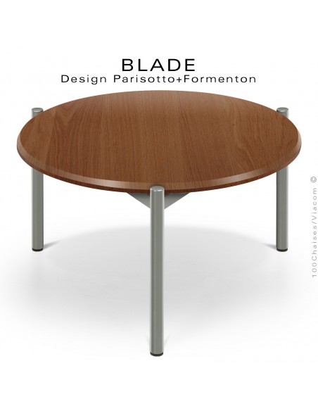 Table basse design BLADE-CAFÉ, structure à trois pieds en tube d'acier peint ciment, plateau bois massif noyer vernis rond.