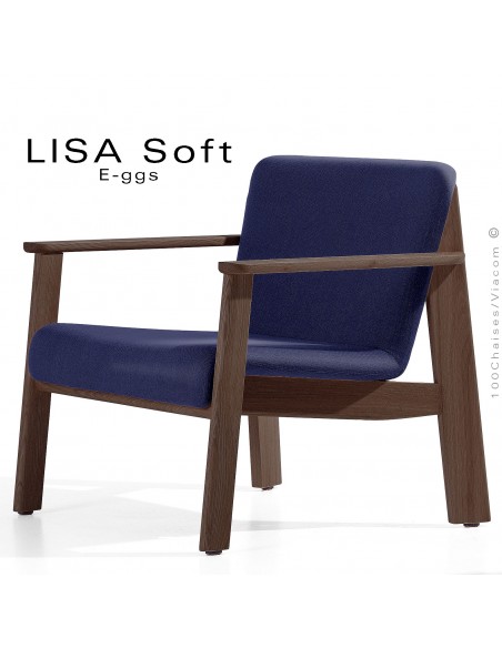 Fauteuil lounge design LISA-SOFT, 4 pieds bois de Chêne foncé, assise habillage tissu bleu nuit.