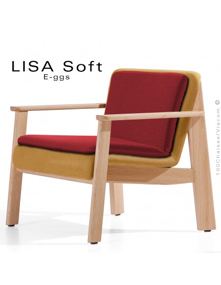 Fauteuil lounge design LISA-SOFT, 4 pieds bois de Frêne, assise habillage tissu orange, coussin rouge foncé.
