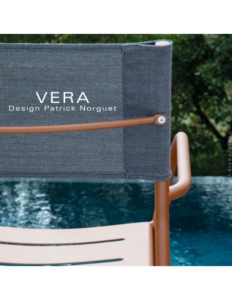 Chaise repas d'extérieur VERA, structure acier galvanisé peint ocre, dossier tissu technique Batyline anthracite.