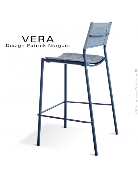 Tabouret de bar d'extérieur VERA, structure acier galvanisé peint bleu nuit, dossier tissu Batyline bleu clair avec coussin.
