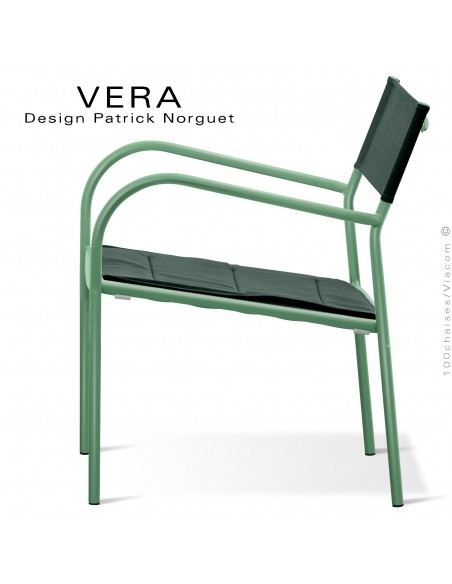 Fauteuil salon d'extérieur VERA, structure acier galvanisé peint vert pistache, dossier tissu Batyline vert foncé avec coussin.
