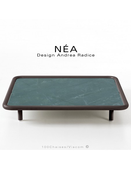 Table basse carrée d'extérieur NÉA, structure acier galvanisé peint bronze, plateau stratifié HP, aspect pierr Samoa.