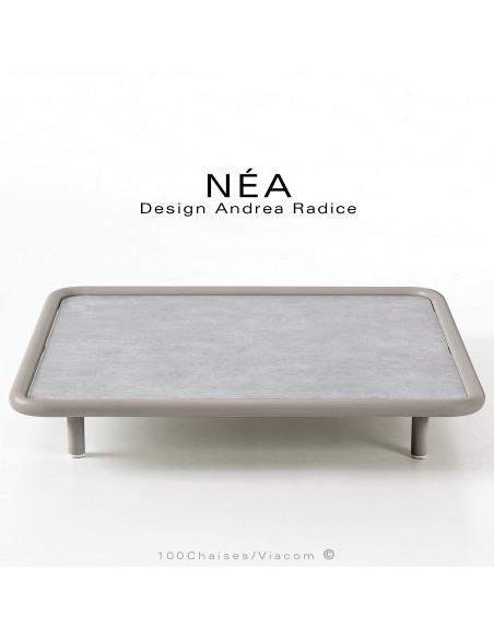 Table basse carrée d'extérieur NÉA, structure acier galvanisé peint gris Tourterelle, plateau stratifié HP, aspect ciment.