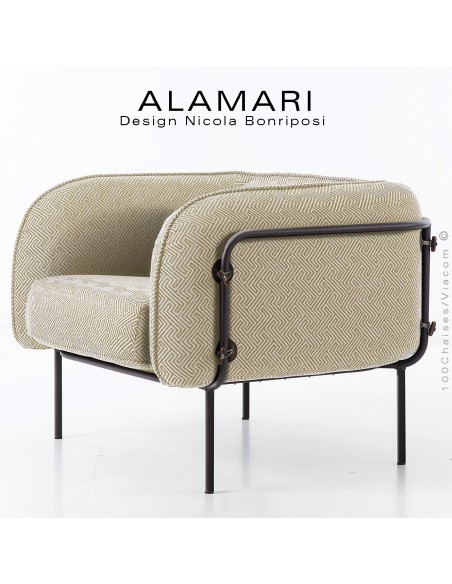 Fauteuil large lounge ALAMARI, usage extérieur, structure acier peint bronze, coussin habillage tissu crème déperlant.
