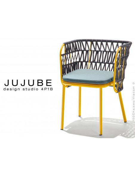 JUJUBE chaise design structure acier peint jaune, avec coussin d'assise couleur bleu et dossier tressé pour extérieur