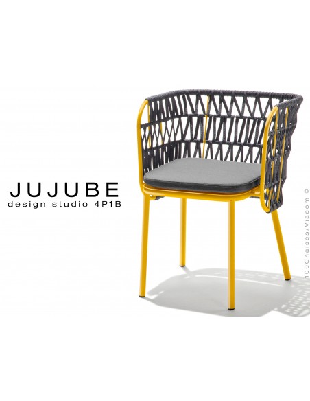 JUJUBE chaise design structure acier peint jaune, avec coussin d'assise couleur gris foncé et dossier tressé pour extérieur