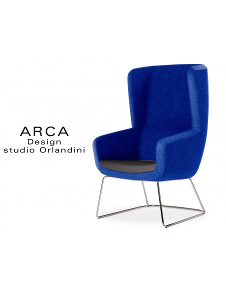 Fauteuil ARCA habillage 100% polyester, couleur bleu foncé, piétement luge chromé.