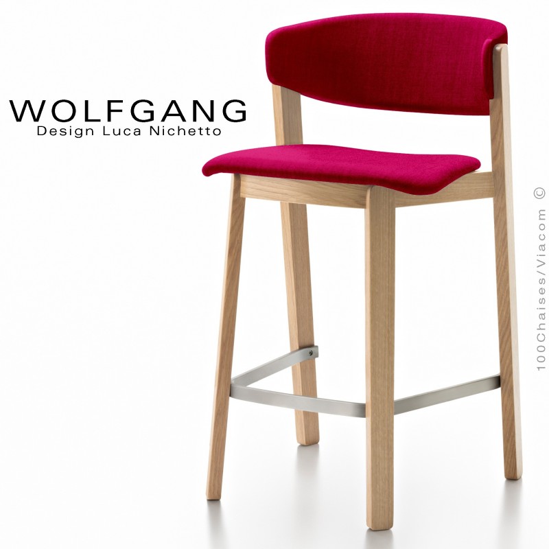 Tabouret bois design WOLFGANG, piétement chêne clair, assise et dossier habillage tissu couleur rouge-rose..