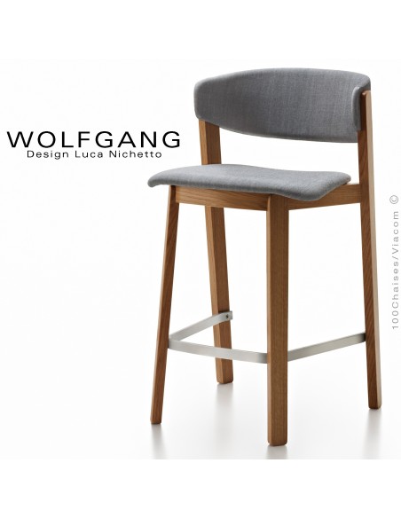 Tabouret en bois design WOLFGANG, piétement vernis noyer moyen, assise et dossier habillage tissu couleur gris moyen.