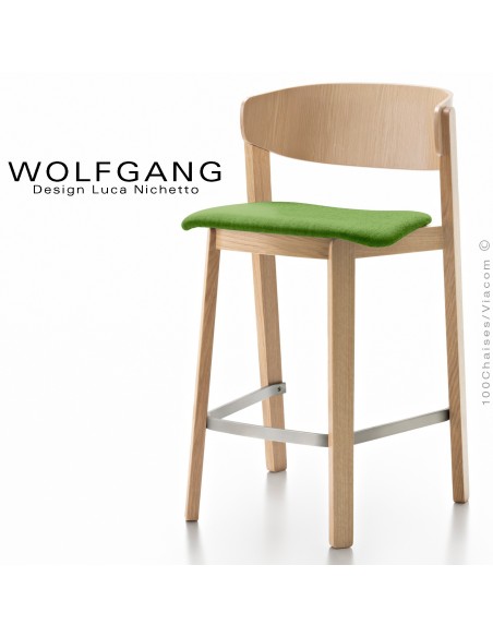 Tabouret en bois design WOLFGANG, piétement chêne clair, dossier chêne, assise habillage tissu couleur vert clair.