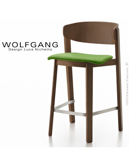 Tabouret design en bois WOLFGANG, pour cuisine et îlot central, vernis wengé, assise habillage tissu couleur vert clair.
