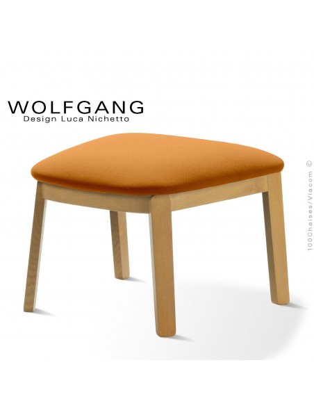 Repose-pieds pour fauteuil lounge assise basse WOLFGANG piètement chêne naturel, habillage tissu couleur orange.