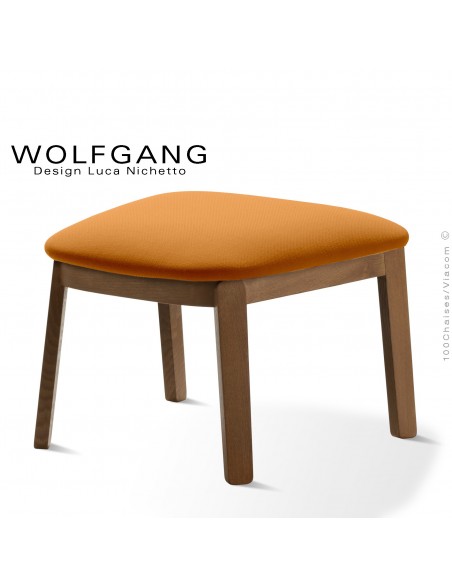 Repose-pieds pour fauteuil lounge assise basse WOLFGANG piètement chêne vernis noyer, habillage tissu couleur orange.
